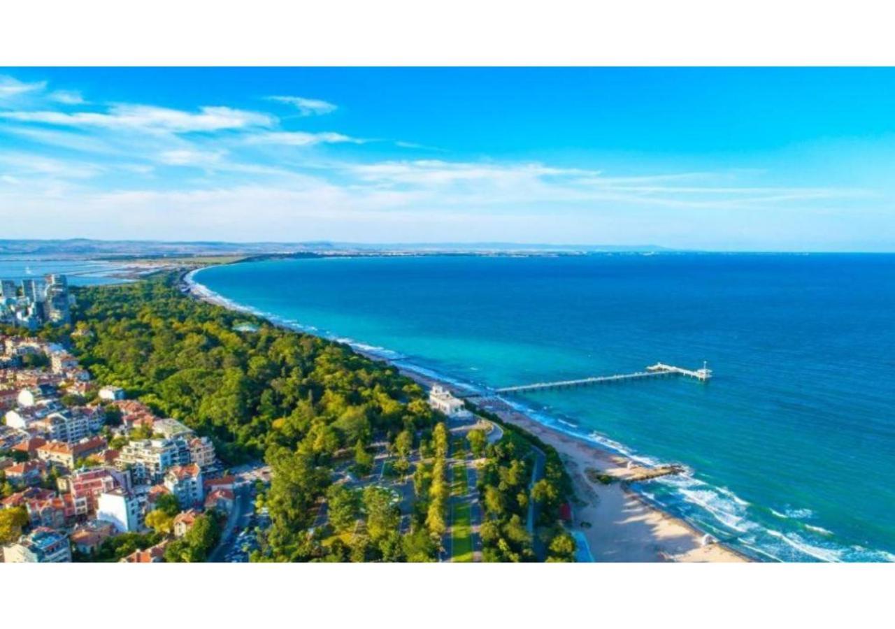 Luxury Apartment On The First Line To The Sea Burgas Esterno foto